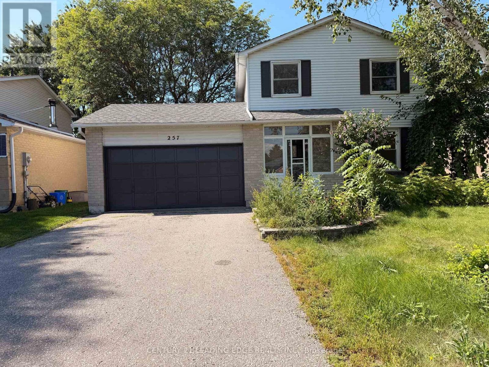 Single Family at 257 London Road, Newmarket (Bristol-London), Ontario - Photo 2 - RE/MAX Garden City Realty
