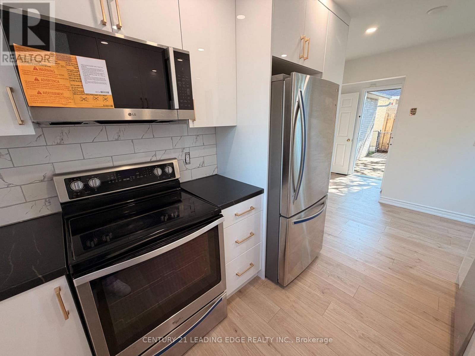 Single Family at 257 London Road, Newmarket (Bristol-London), Ontario - Photo 5 - RE/MAX Garden City Realty