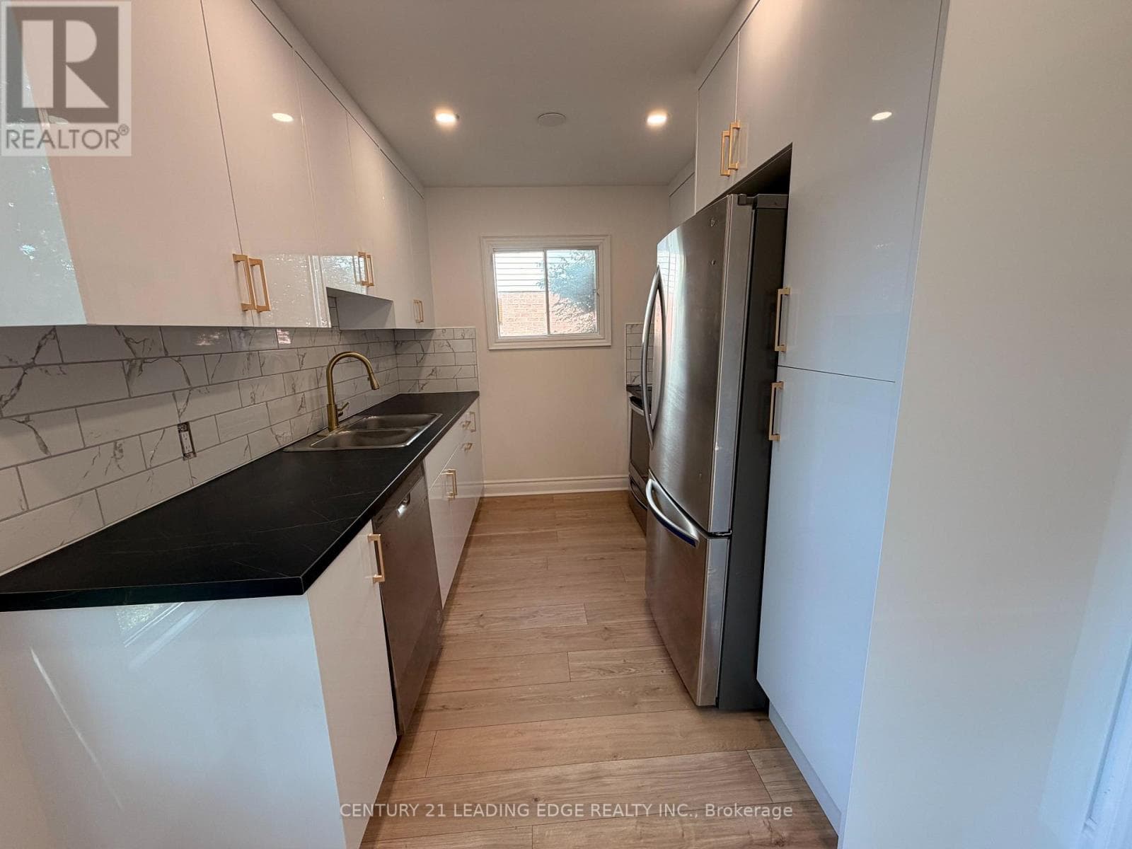 Single Family at 257 London Road, Newmarket (Bristol-London), Ontario - Photo 7 - RE/MAX Garden City Realty