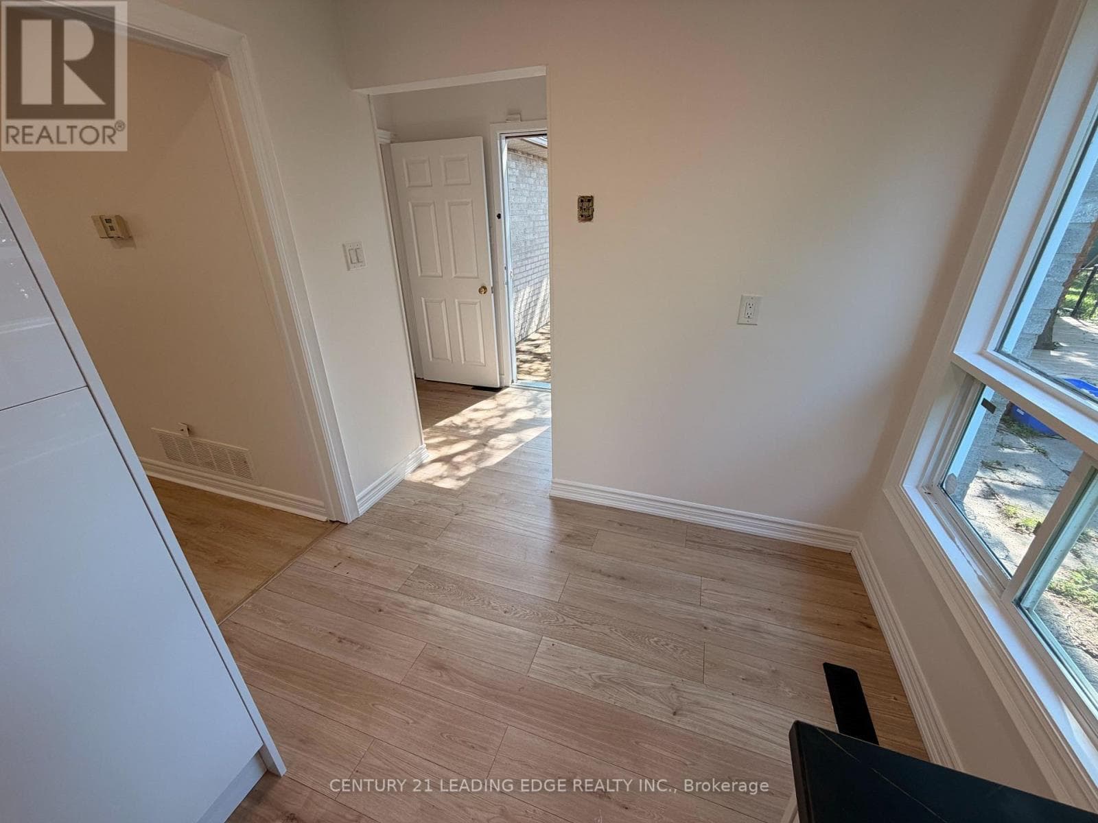 Single Family at 257 London Road, Newmarket (Bristol-London), Ontario - Photo 9 - RE/MAX Garden City Realty
