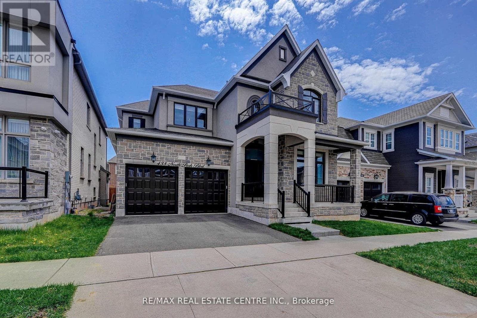 Single Family at 438 North Park Boulevard, Oakville (GO Glenorchy), Ontario - Photo 2 - RE/MAX Garden City Realty