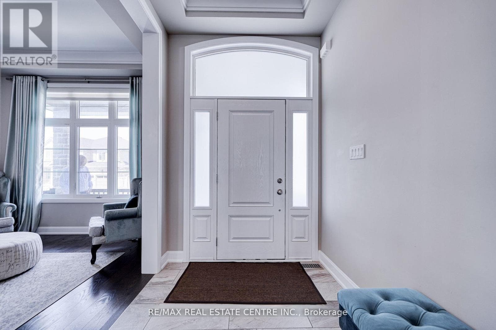 Single Family at 438 North Park Boulevard, Oakville (GO Glenorchy), Ontario - Photo 3 - RE/MAX Garden City Realty