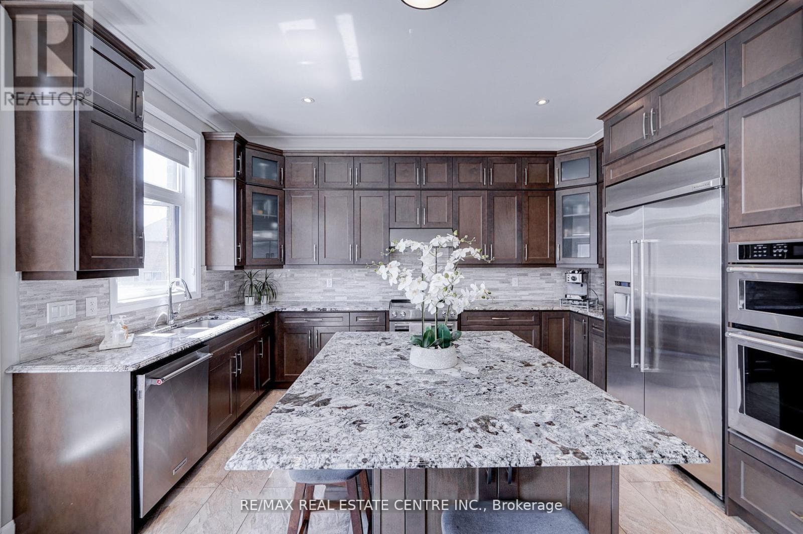Single Family at 438 North Park Boulevard, Oakville (GO Glenorchy), Ontario - Photo 8 - RE/MAX Garden City Realty