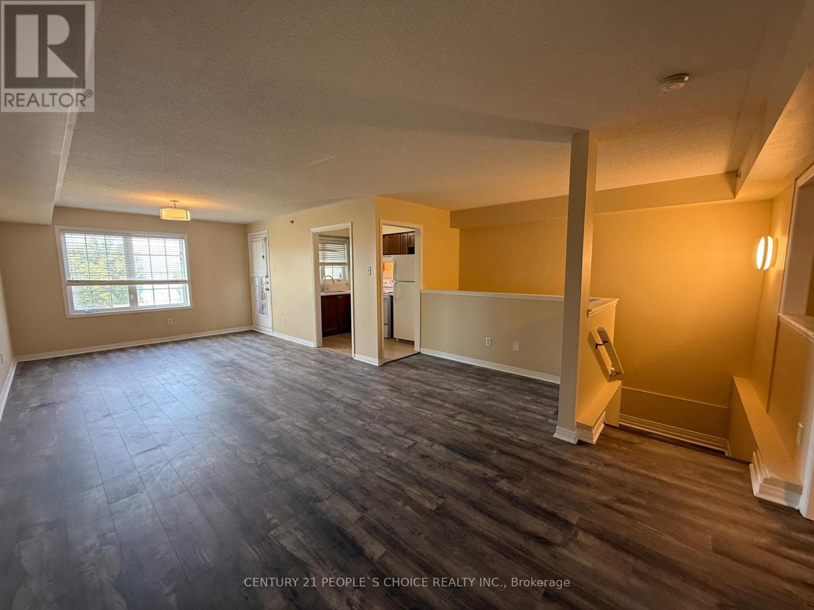 Single Family at 2- 9699 Jane Street, Vaughan (Maple), Ontario - Photo 10 - RE/MAX Garden City Realty