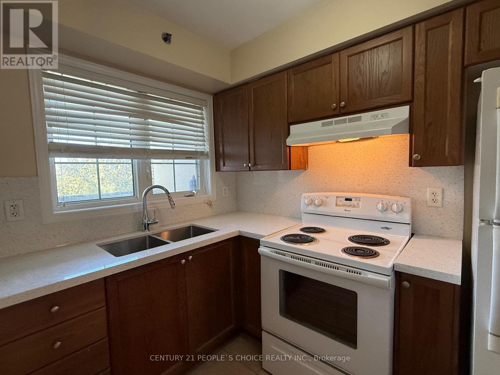Single Family at 2- 9699 Jane Street, Vaughan (Maple), Ontario - Photo 2 - RE/MAX Garden City Realty