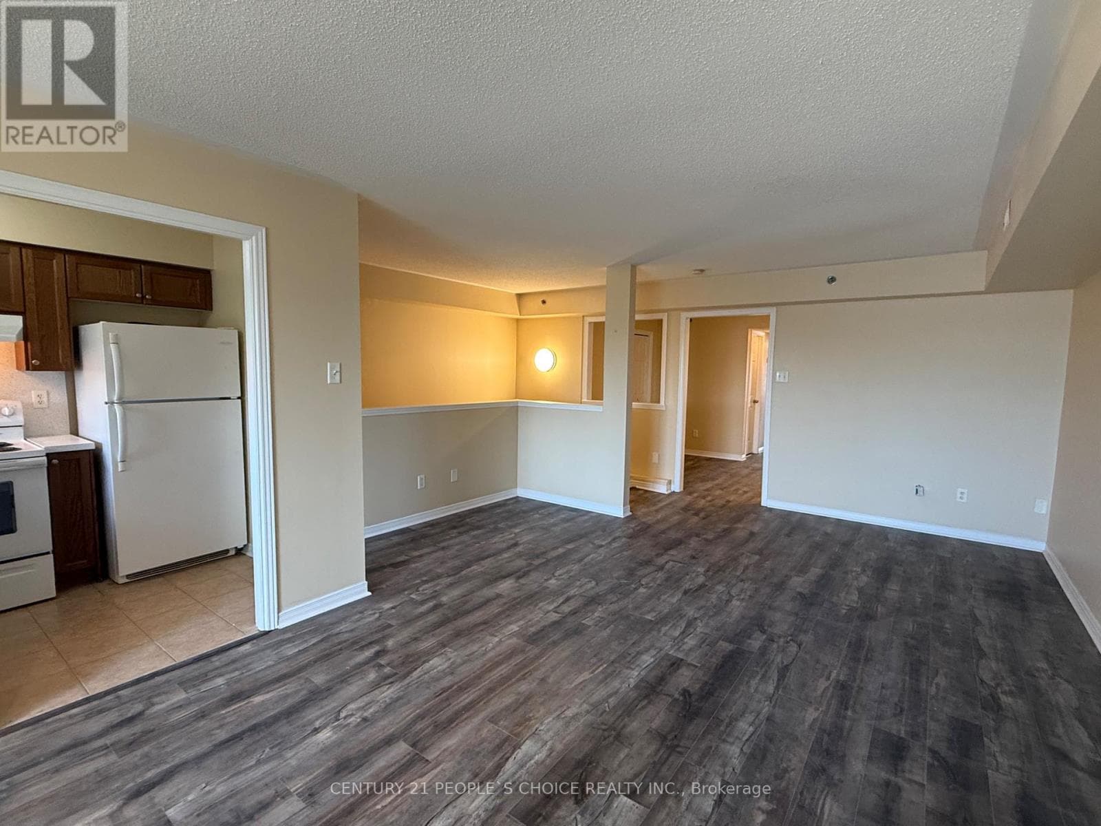 Single Family at 2- 9699 Jane Street, Vaughan (Maple), Ontario - Photo 9 - RE/MAX Garden City Realty