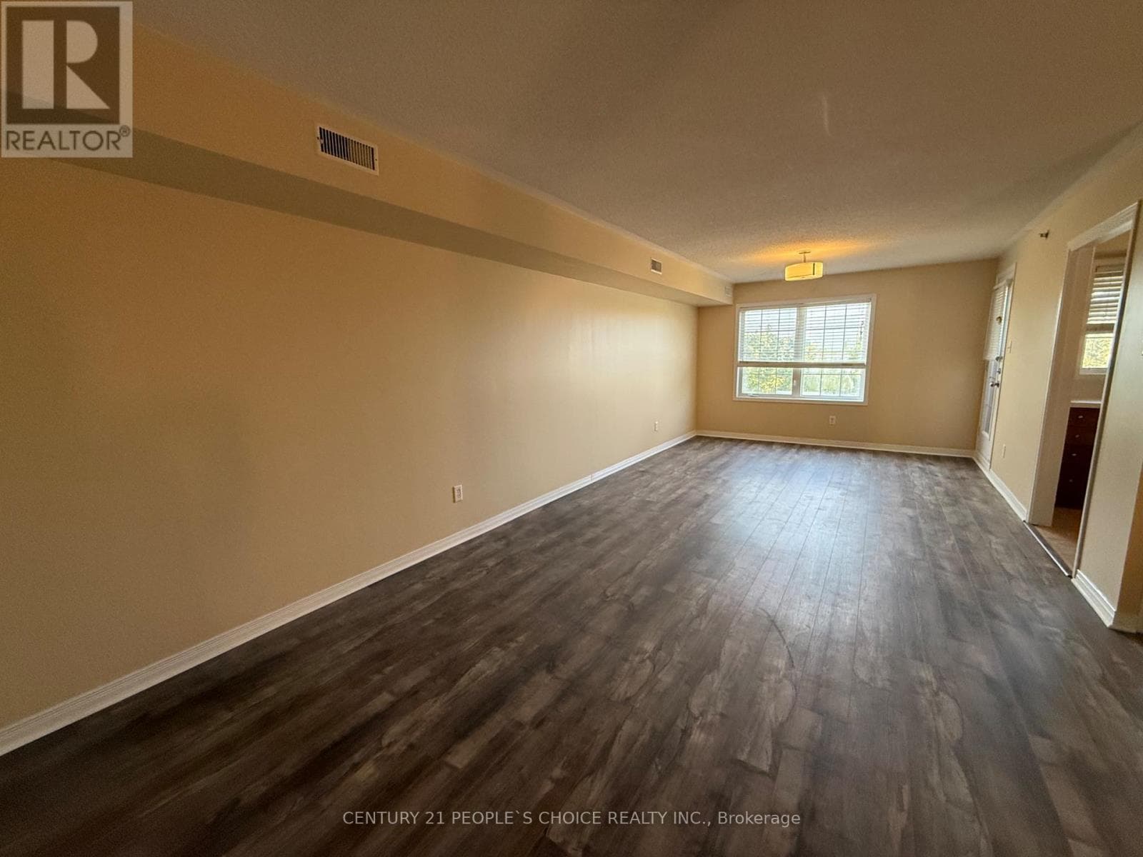 Single Family at 2- 9699 Jane Street, Vaughan (Maple), Ontario - Photo 4 - RE/MAX Garden City Realty