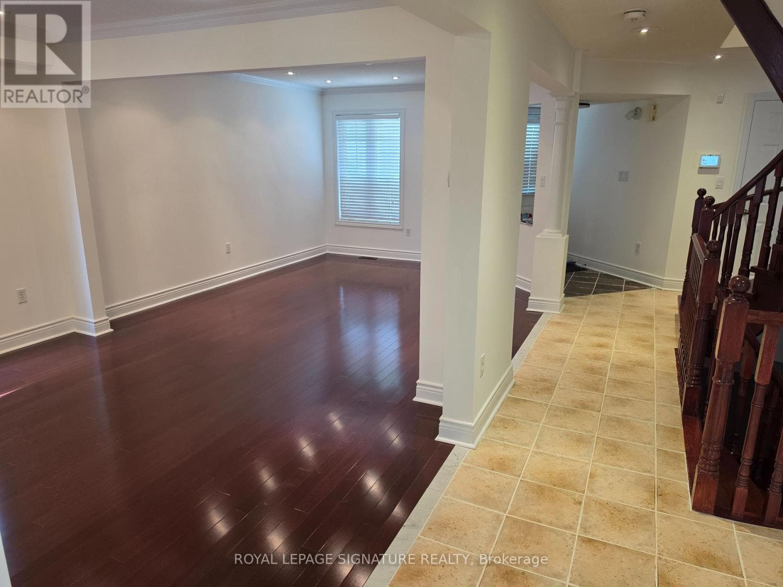 Single Family at 794 White Clover Way, Mississauga (East Credit), Ontario - Photo 2 - RE/MAX Garden City Realty