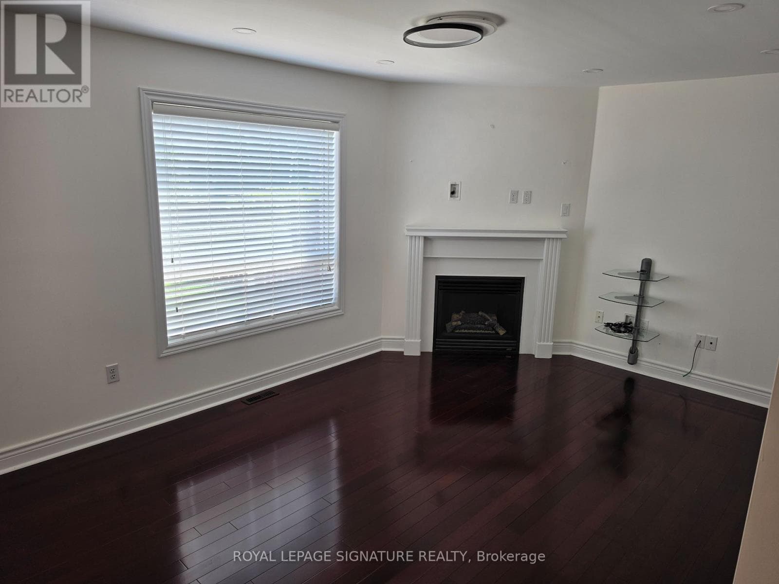Single Family at 794 White Clover Way, Mississauga (East Credit), Ontario - Photo 4 - RE/MAX Garden City Realty