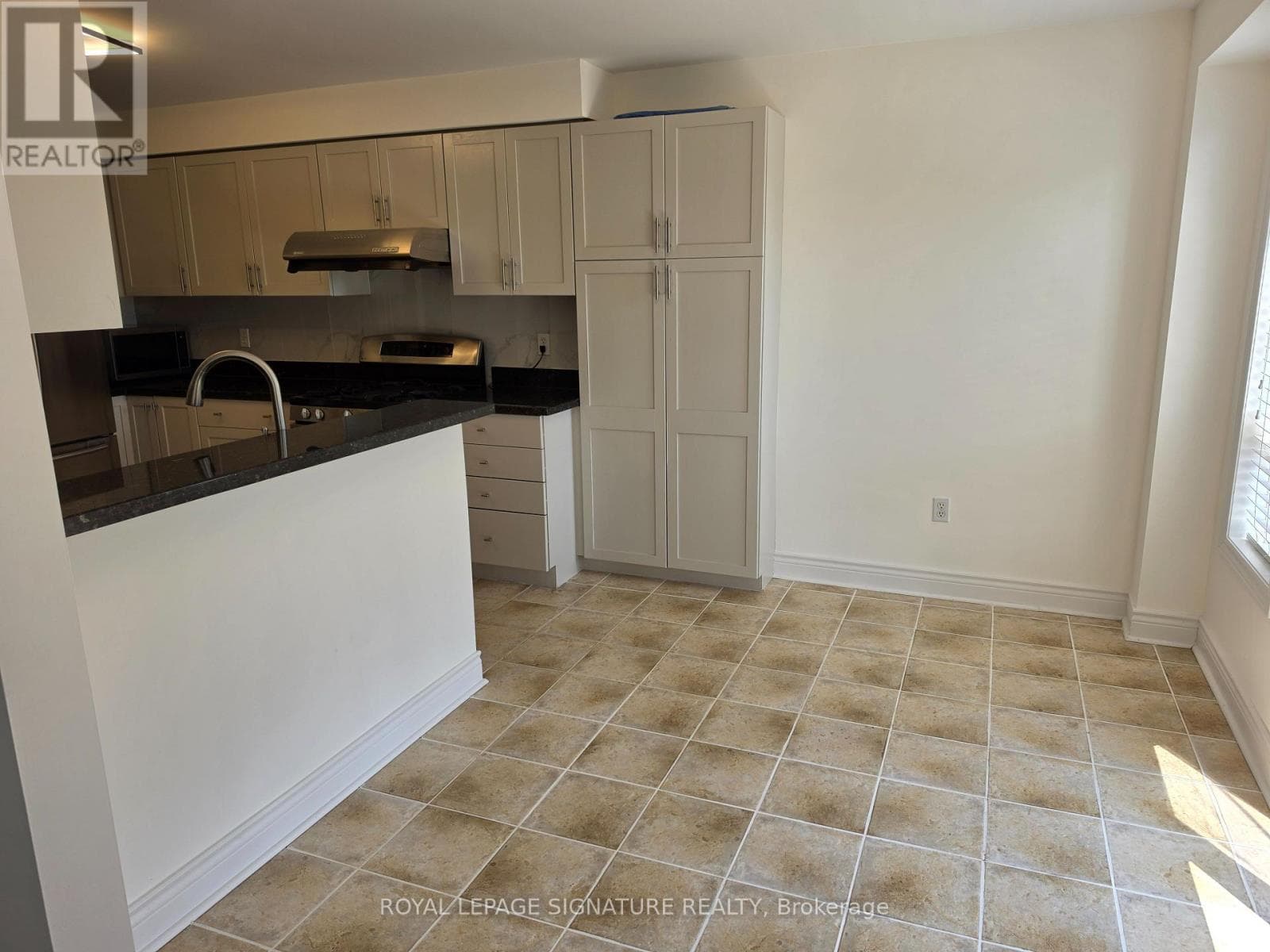 Single Family at 794 White Clover Way, Mississauga (East Credit), Ontario - Photo 6 - RE/MAX Garden City Realty