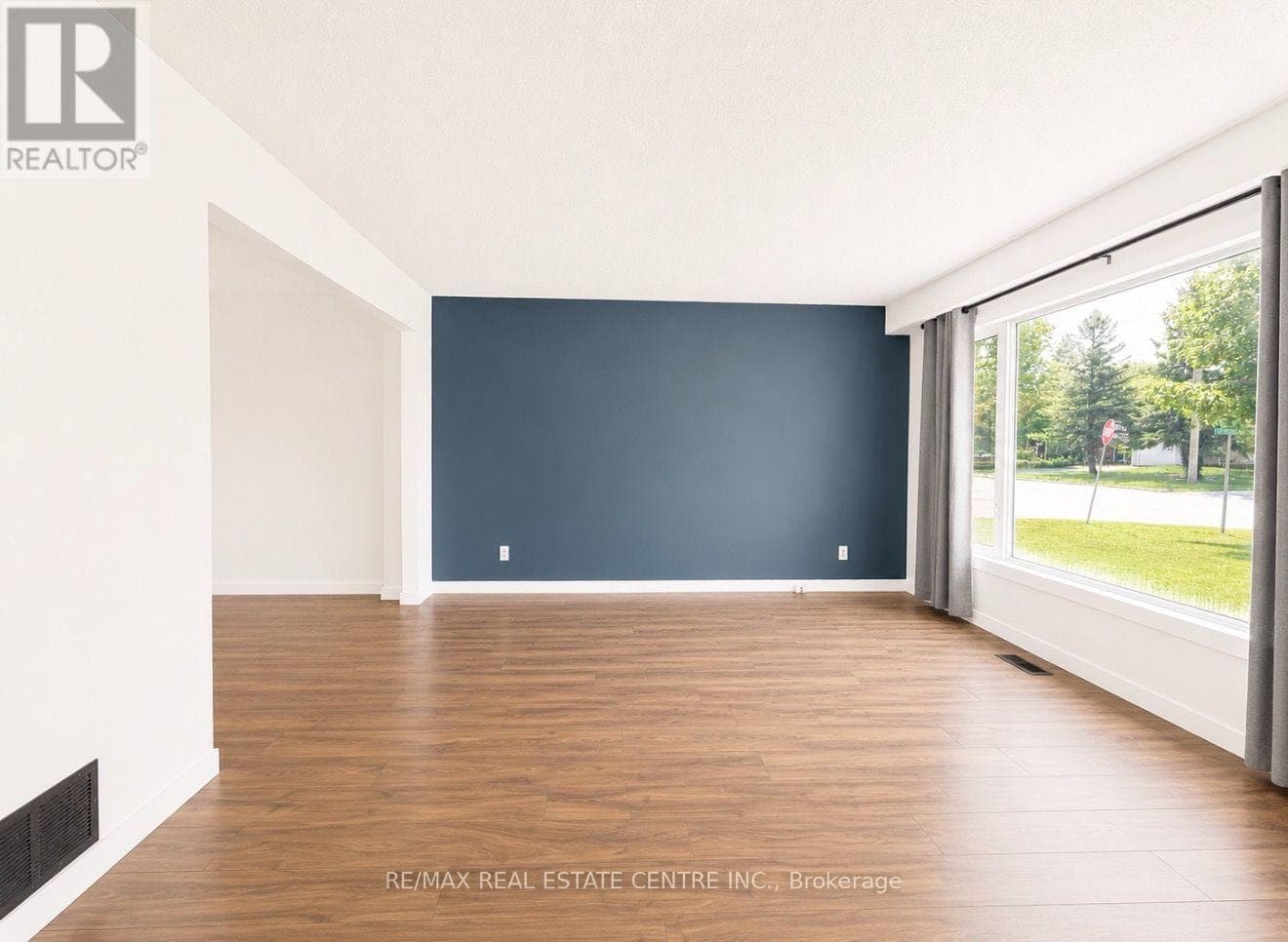 Single Family at 247 Eric Street, Clearview (Stayner), Ontario - Photo 4 - RE/MAX Garden City Realty