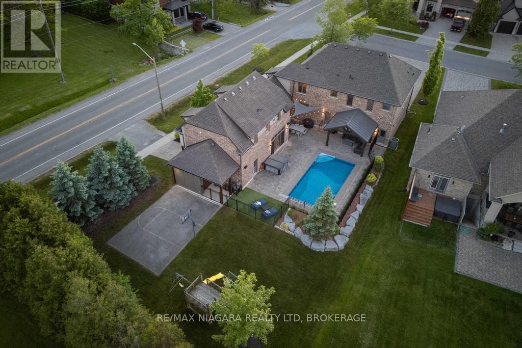 Single Family at 50 Sandalwood Crescent, Niagara-on-the-Lake (St. Davids), Ontario - Photo 3 - RE/MAX Garden City Realty