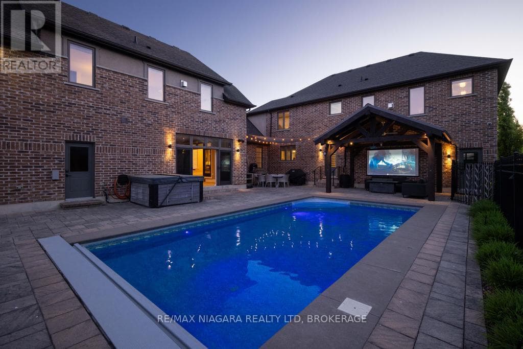 Single Family at 50 Sandalwood Crescent, Niagara-on-the-Lake (St. Davids), Ontario - Photo 4 - RE/MAX Garden City Realty