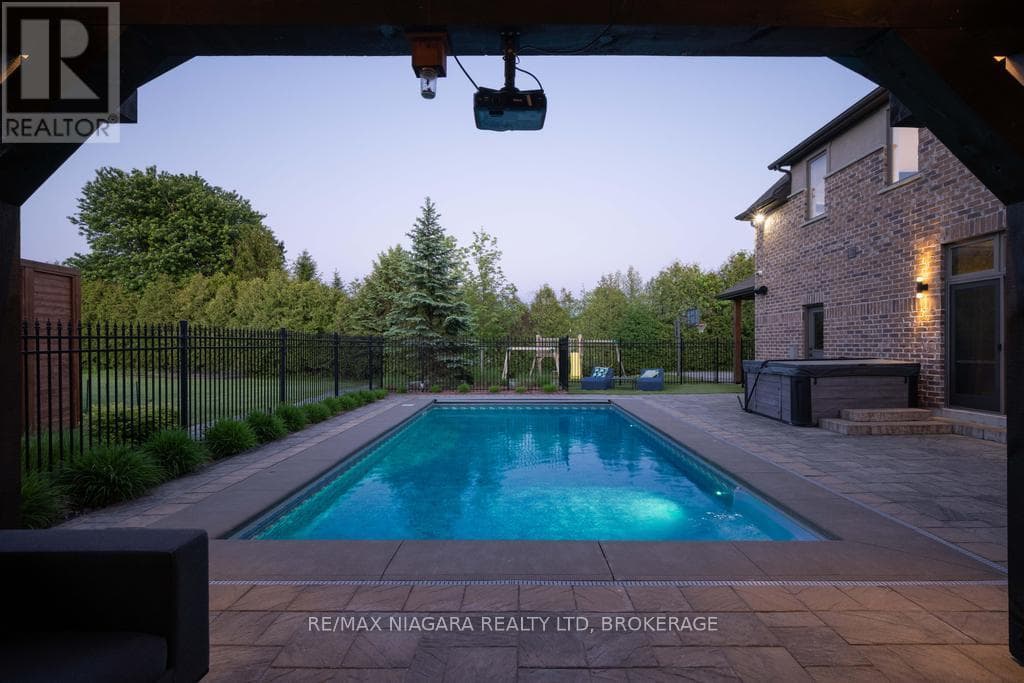 Single Family at 50 Sandalwood Crescent, Niagara-on-the-Lake (St. Davids), Ontario - Photo 6 - RE/MAX Garden City Realty