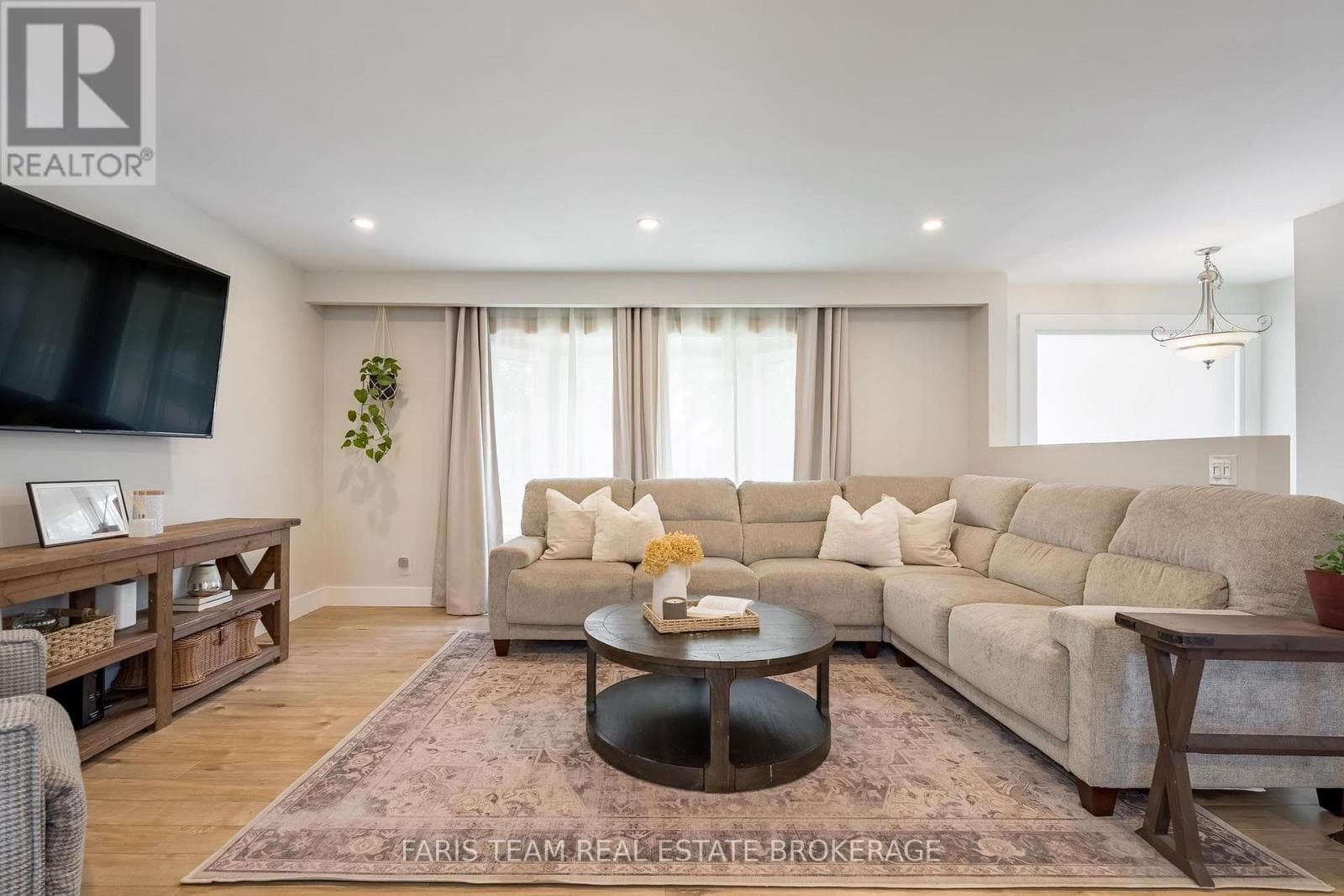Single Family at 42 Briar Road, Barrie (Allandale Heights), Ontario - Photo 10 - RE/MAX Garden City Realty
