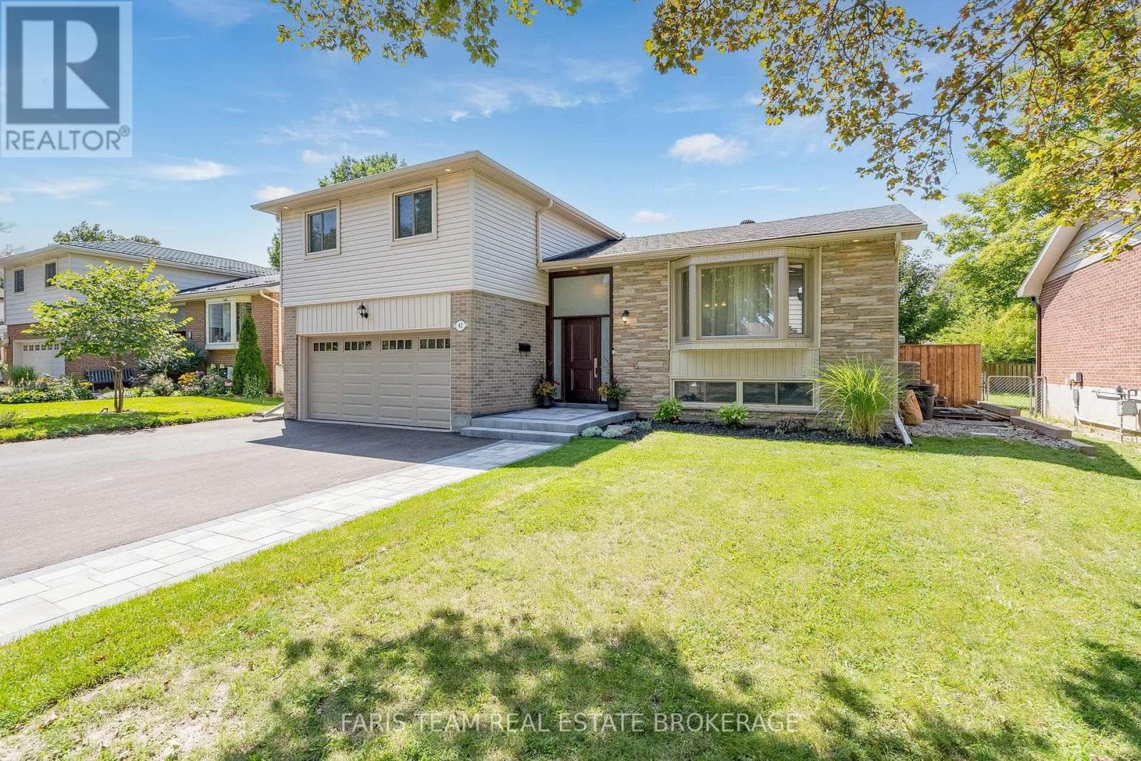 Single Family at 42 Briar Road, Barrie (Allandale Heights), Ontario - Photo 2 - RE/MAX Garden City Realty