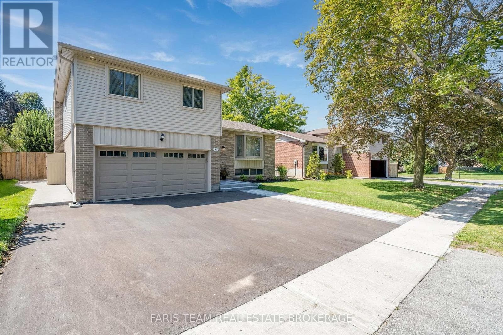 Single Family at 42 Briar Road, Barrie (Allandale Heights), Ontario - Photo 3 - RE/MAX Garden City Realty