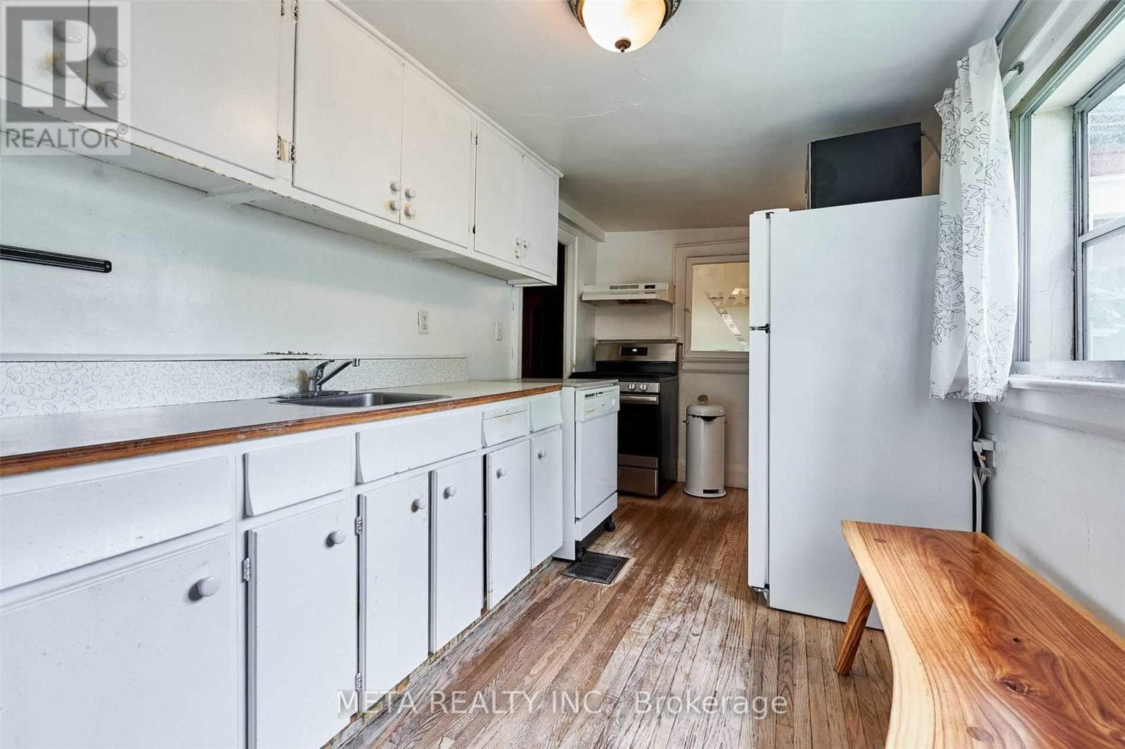 Single Family at 22 Freeman Street, Toronto (Birchcliffe-Cliffside), Ontario - Photo 6 - RE/MAX Garden City Realty