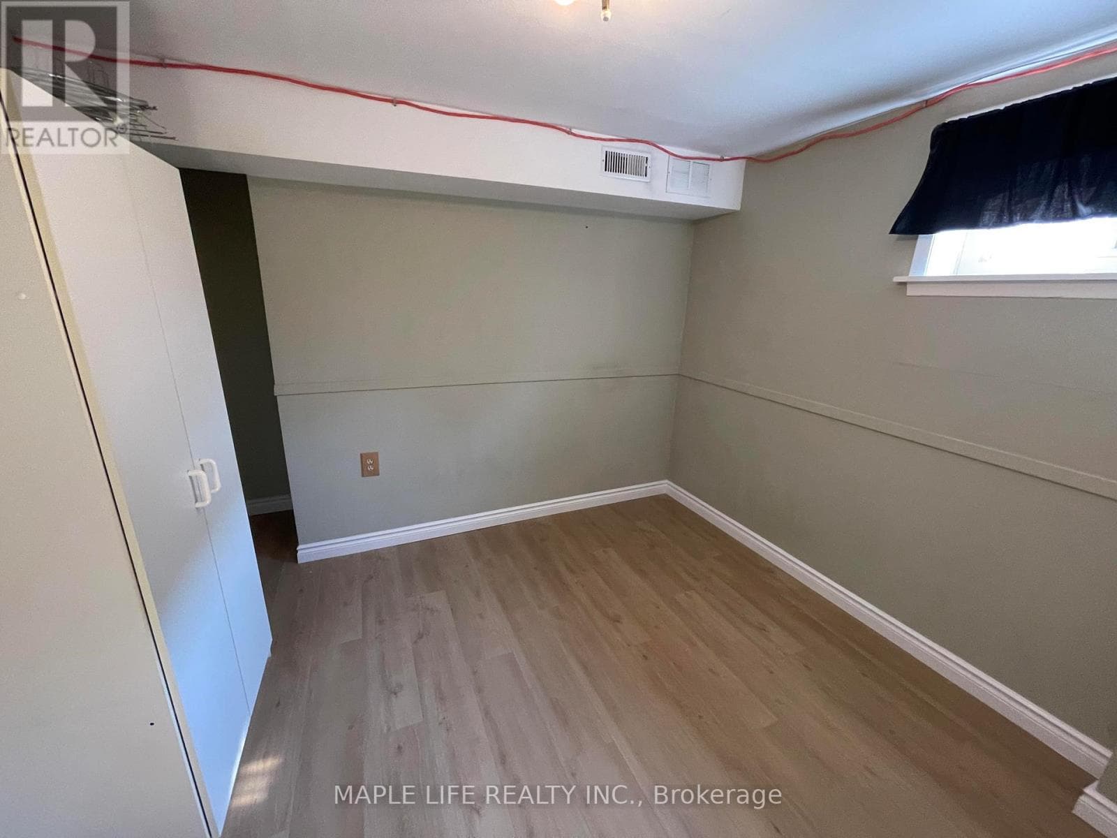 Single Family at 886bsmt Srigley Street, Newmarket (Gorham-College Manor), Ontario - Photo 3 - RE/MAX Garden City Realty