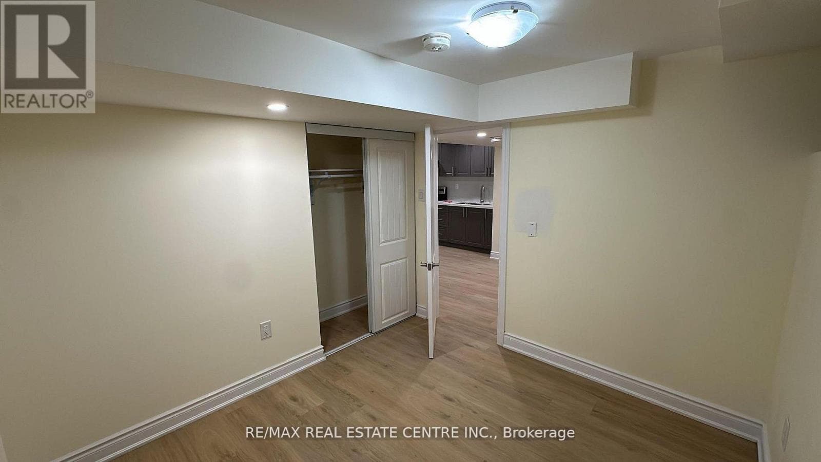 Single Family at 31 Haslemere Avenue, Brampton (Brampton East), Ontario - Photo 8 - RE/MAX Garden City Realty