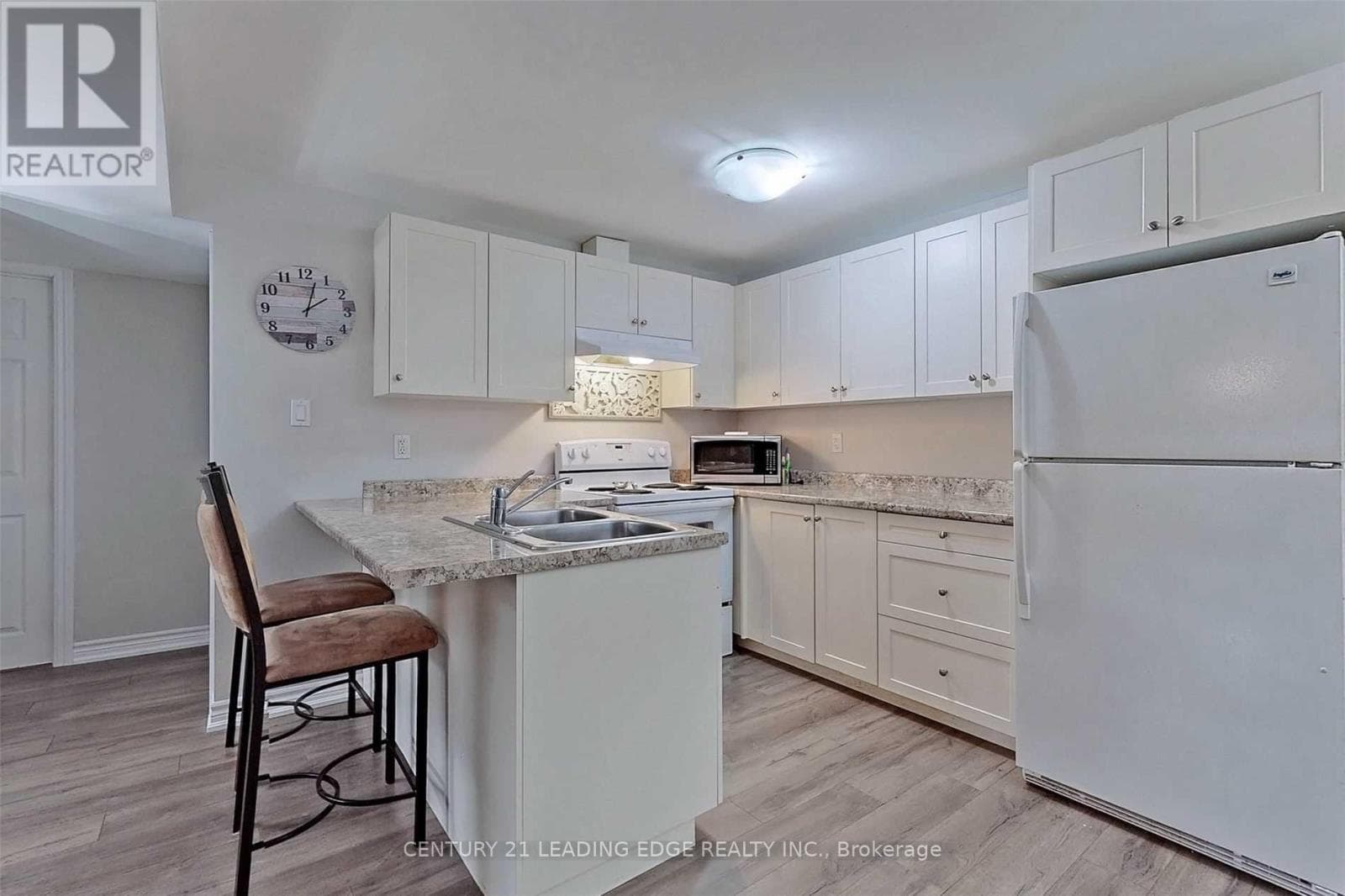 Single Family at 308 Elgin Street, Oshawa (McLaughlin), Ontario - Photo 3 - RE/MAX Garden City Realty