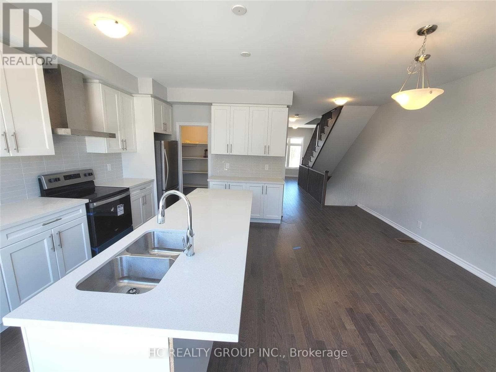 Single Family at 9702 Kennedy Road, Markham (Berczy), Ontario - Photo 4 - RE/MAX Garden City Realty