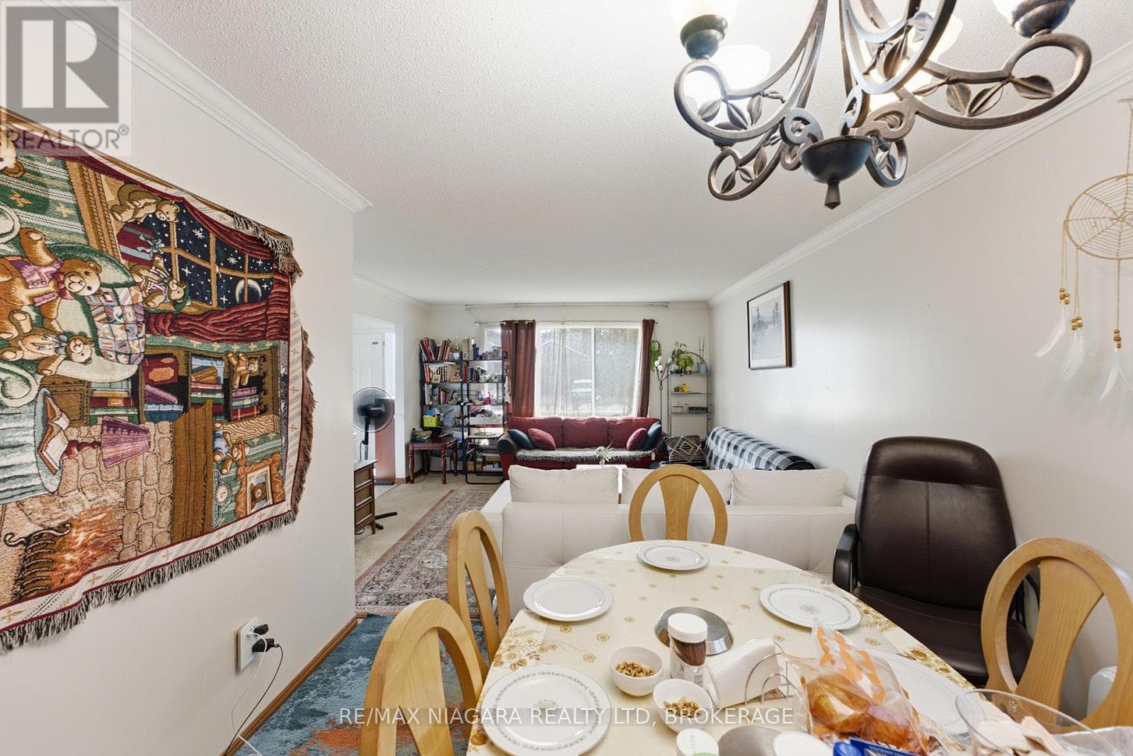 Single Family at 4989 Tara Avenue, Niagara Falls (Ascot), Ontario - Photo 6 - RE/MAX Garden City Realty