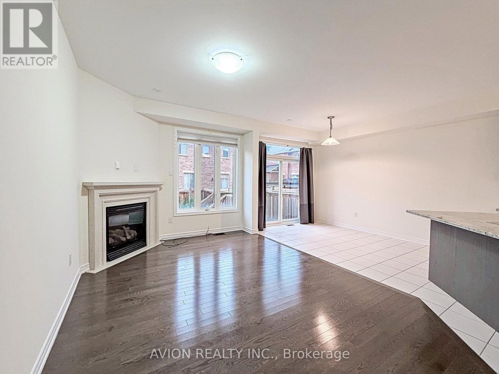 Single Family at 124 Wilfred Murison Avenue, Markham (Berczy), Ontario - Photo 3 - RE/MAX Garden City Realty