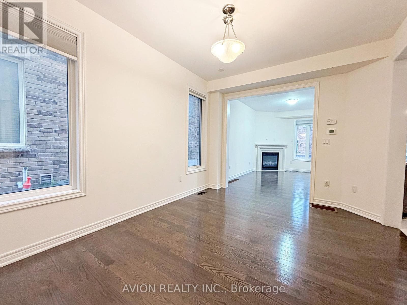 Single Family at 124 Wilfred Murison Avenue, Markham (Berczy), Ontario - Photo 5 - RE/MAX Garden City Realty