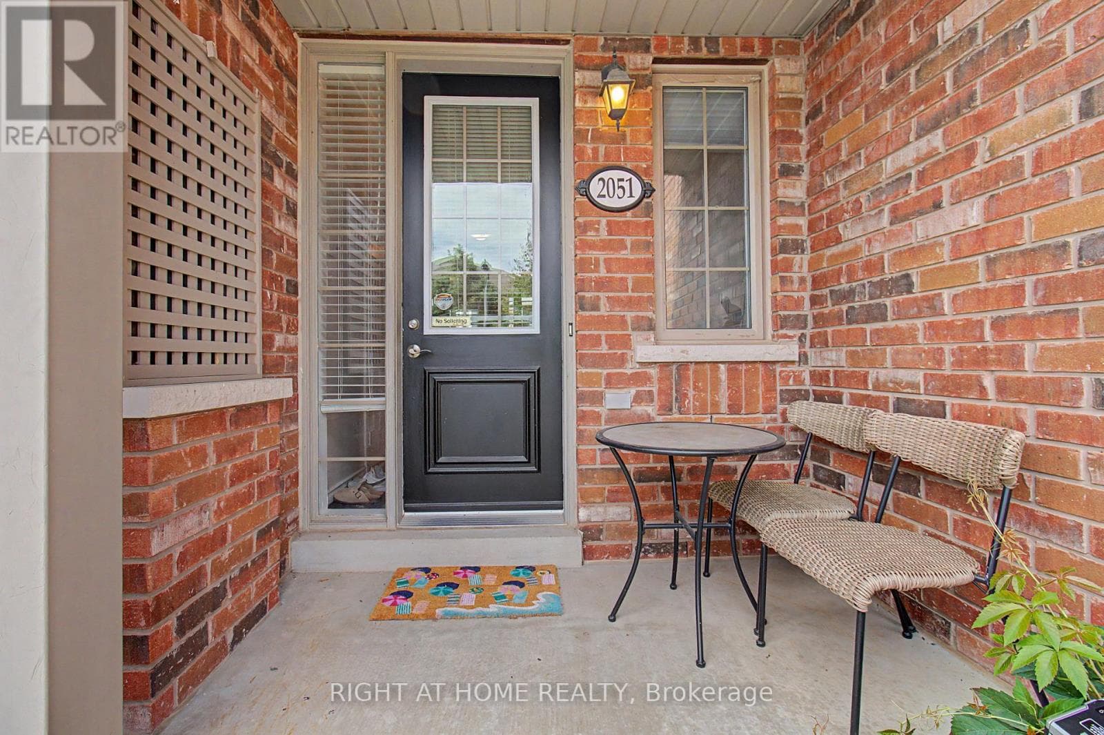 Single Family at 2051 Fiddlers Way, Oakville (WM Westmount), Ontario - Photo 2 - RE/MAX Garden City Realty