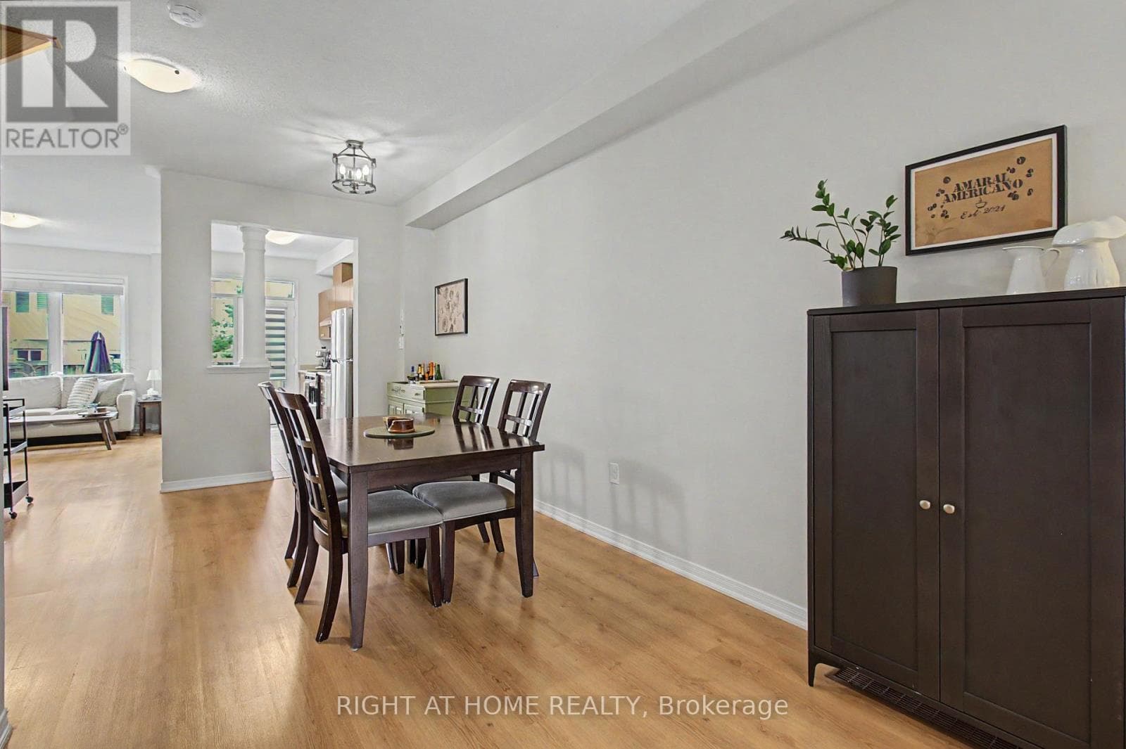 Single Family at 2051 Fiddlers Way, Oakville (WM Westmount), Ontario - Photo 7 - RE/MAX Garden City Realty
