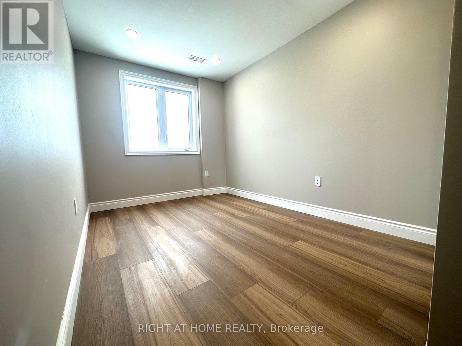 Single Family at Lower- 47 Anderson Road, Brant (Brantford Twp), Ontario - Photo 10 - RE/MAX Garden City Realty