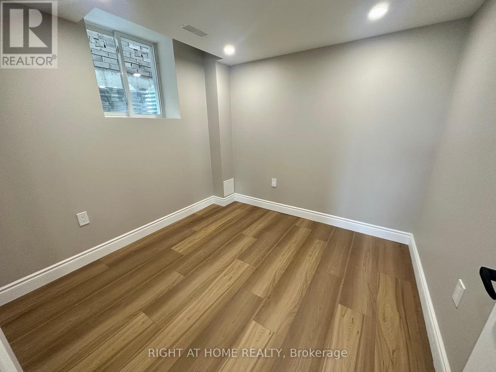 Single Family at Lower- 47 Anderson Road, Brant (Brantford Twp), Ontario - Photo 8 - RE/MAX Garden City Realty