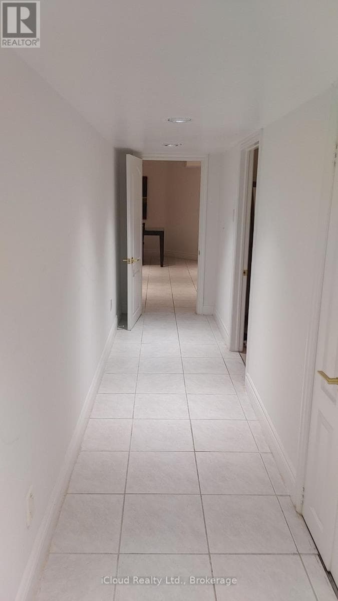 Single Family at 46 Boake Trail, Richmond Hill (Bayview Hill), Ontario - Photo 4 - RE/MAX Garden City Realty