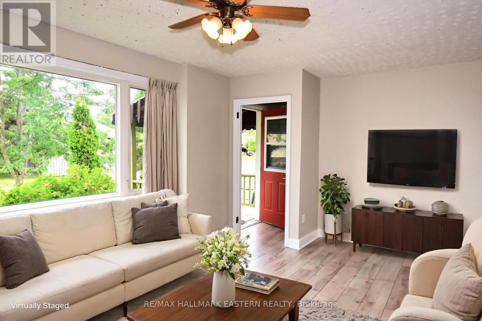 Single Family at 289 Bennet Street, Peterborough (Northcrest Ward 5), Ontario - Photo 5 - RE/MAX Garden City Realty