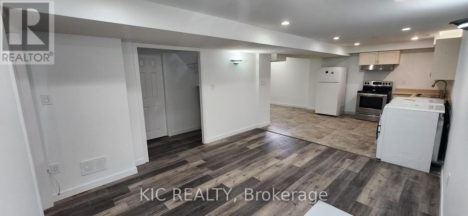 Single Family at Basement- 618 Ponting Place, Newmarket (Armitage), Ontario - Photo 4 - RE/MAX Garden City Realty