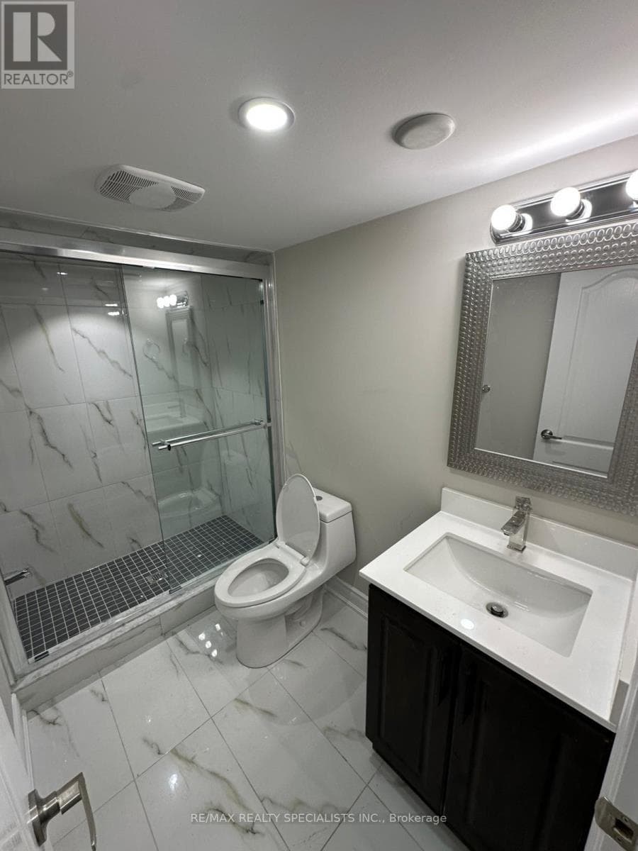 Single Family at 10 Bramacre Court, Brampton (Northwest Sandalwood Parkway), Ontario - Photo 8 - RE/MAX Garden City Realty