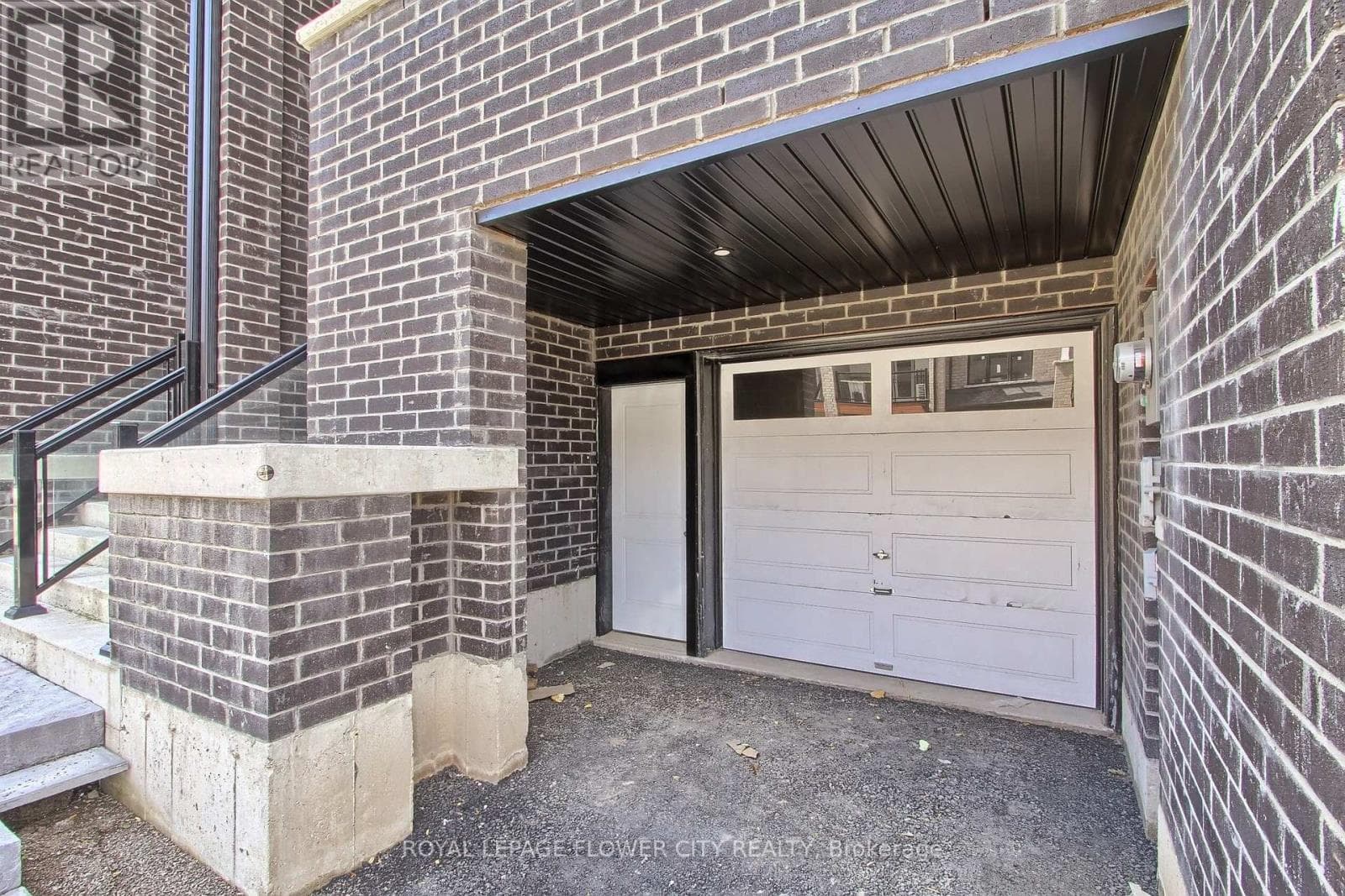 Single Family at 33 Sidney Rose Common, St. Catharines (Glendale/Glenridge), Ontario - Photo 3 - RE/MAX Garden City Realty