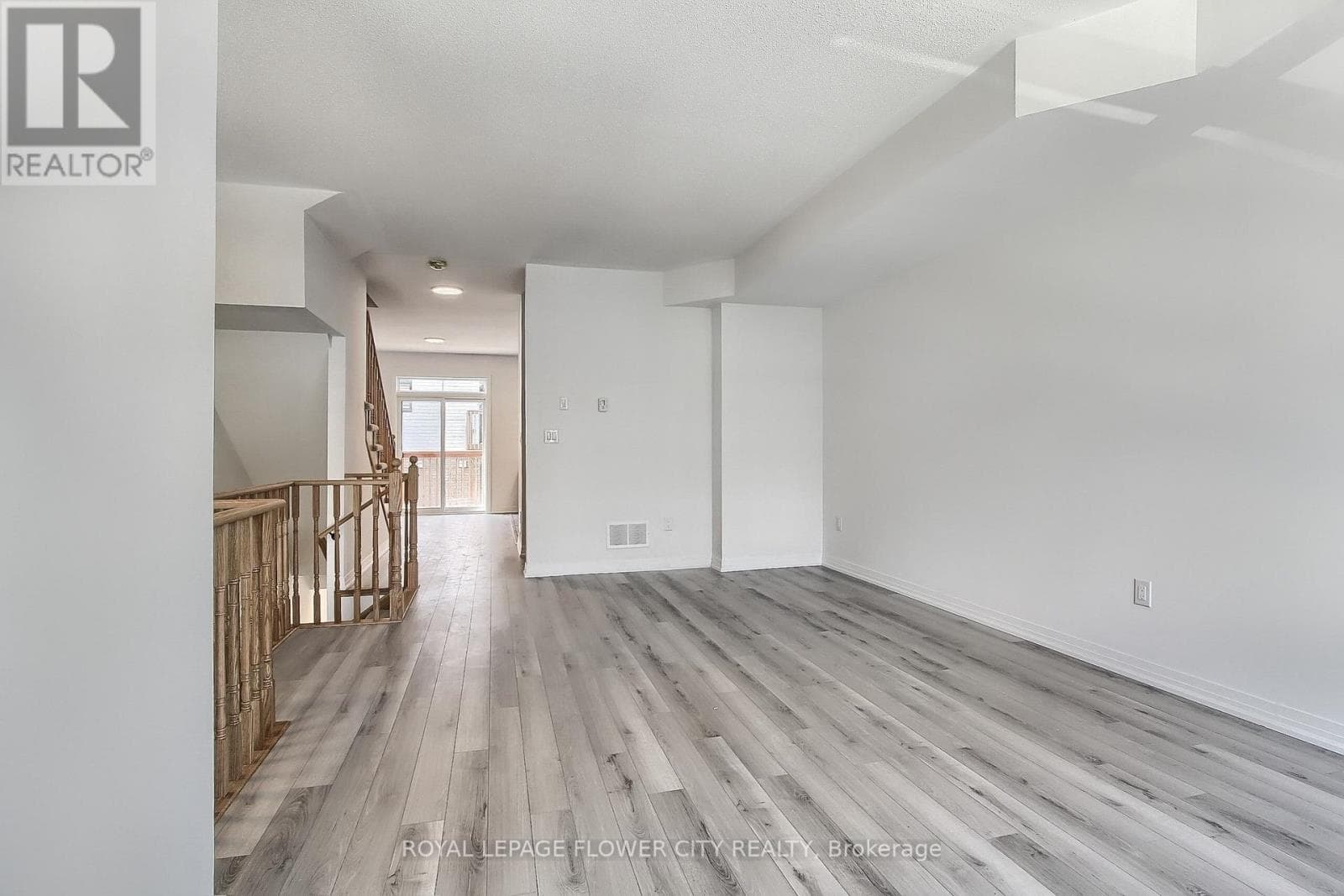 Single Family at 33 Sidney Rose Common, St. Catharines (Glendale/Glenridge), Ontario - Photo 8 - RE/MAX Garden City Realty
