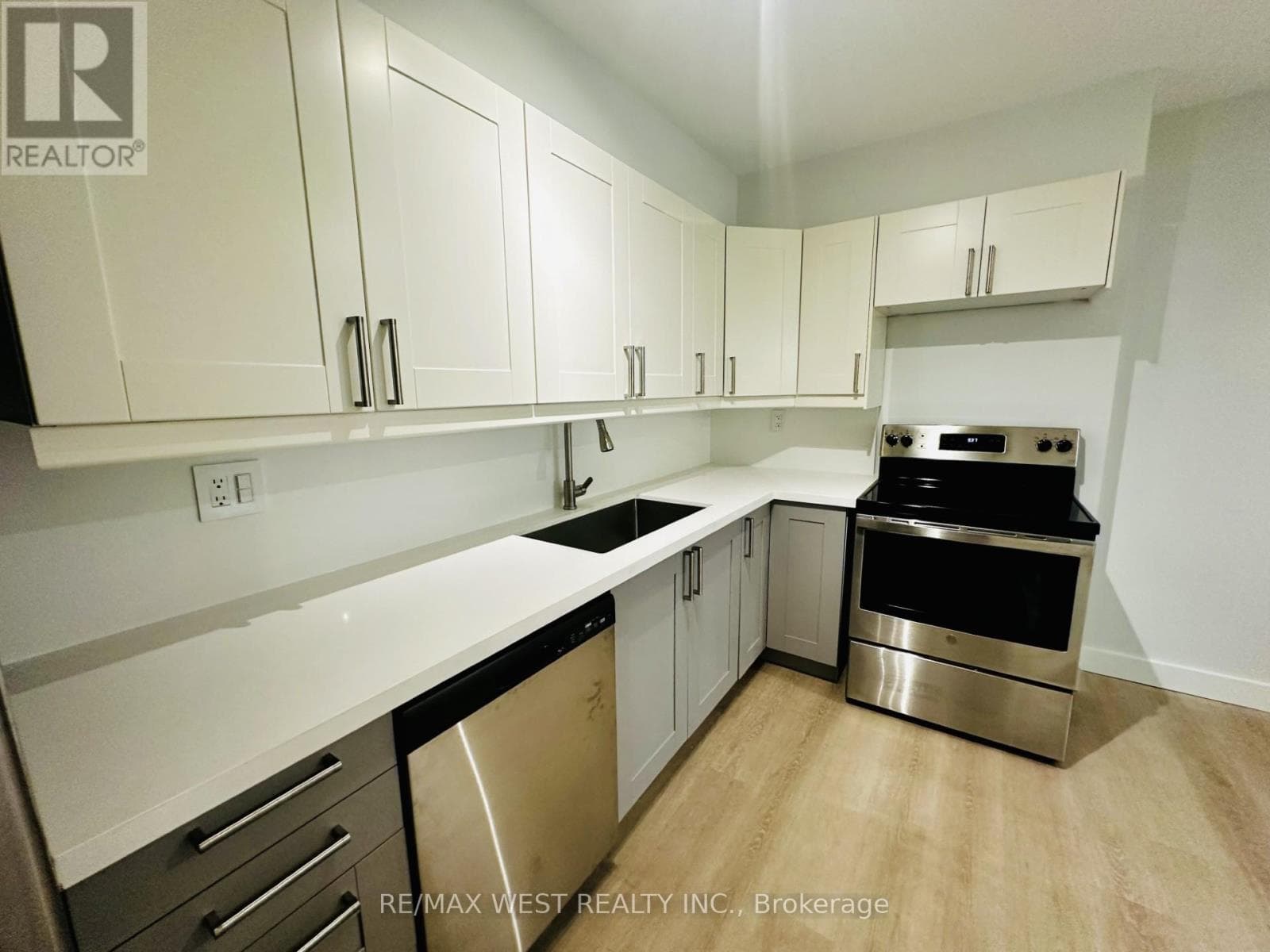 Single Family at 211- 75 Emmett Avenue, Toronto (Mount Dennis), Ontario - Photo 7 - RE/MAX Garden City Realty