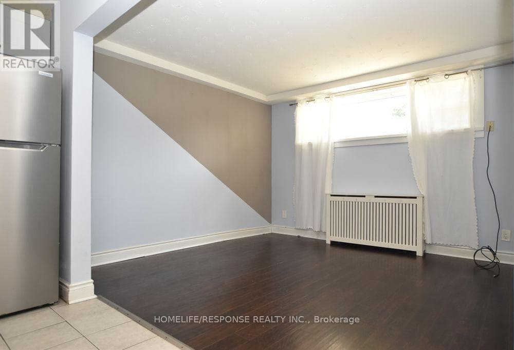 Multi-family at 1- 42 EMERALD Crescent, Toronto (New Toronto), Ontario - Photo 6 - RE/MAX Garden City Realty