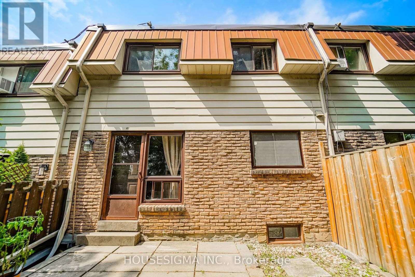 Single Family at 40- 506 Normandy Street, Oshawa (Central), Ontario - Photo 2 - RE/MAX Garden City Realty