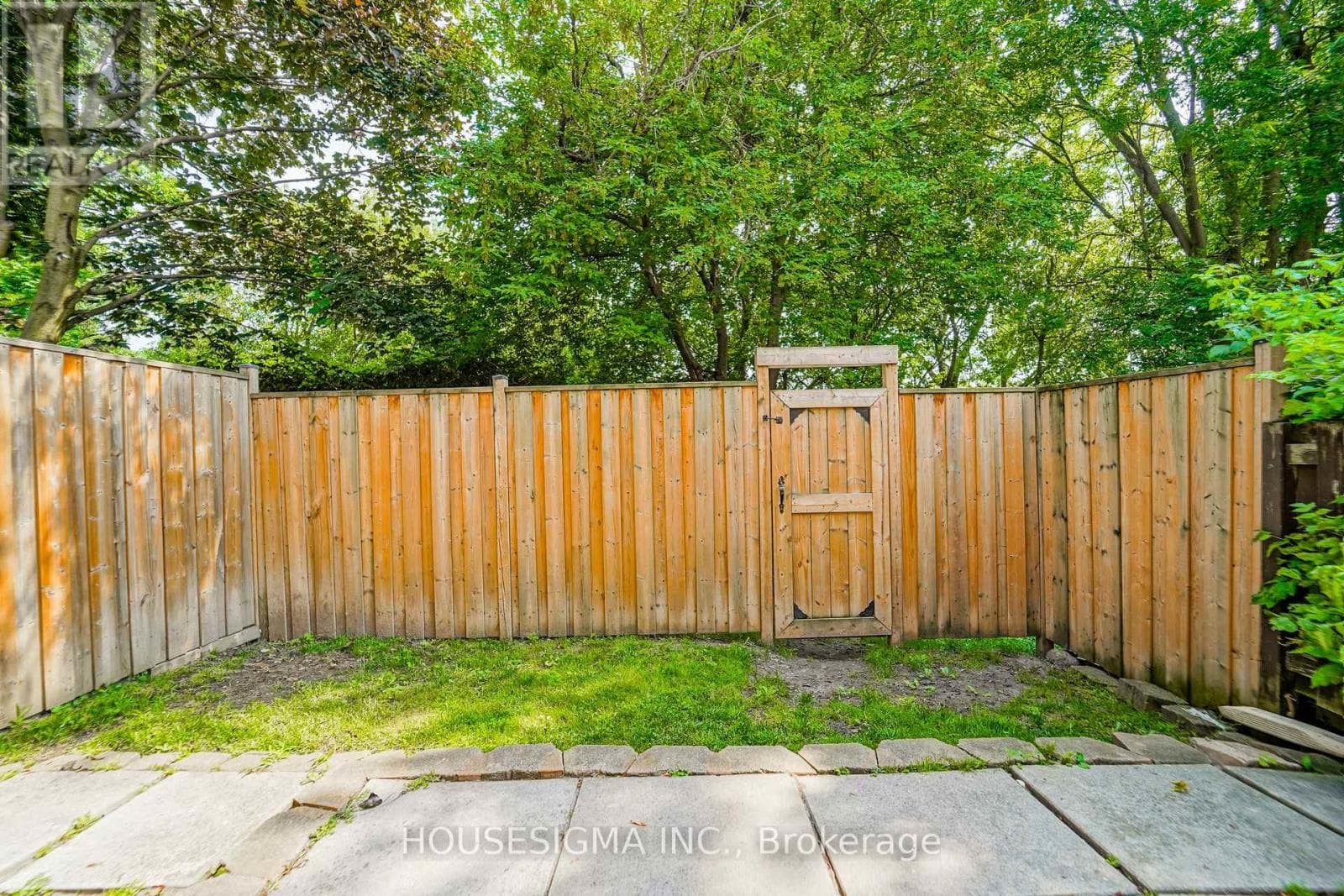 Single Family at 40- 506 Normandy Street, Oshawa (Central), Ontario - Photo 4 - RE/MAX Garden City Realty