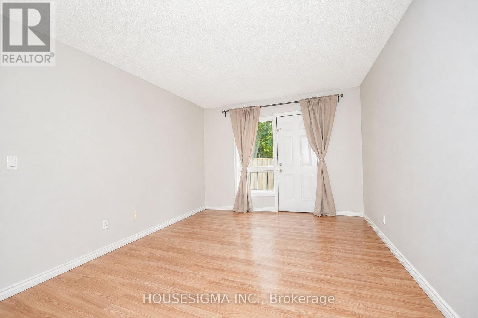Single Family at 40- 506 Normandy Street, Oshawa (Central), Ontario - Photo 9 - RE/MAX Garden City Realty