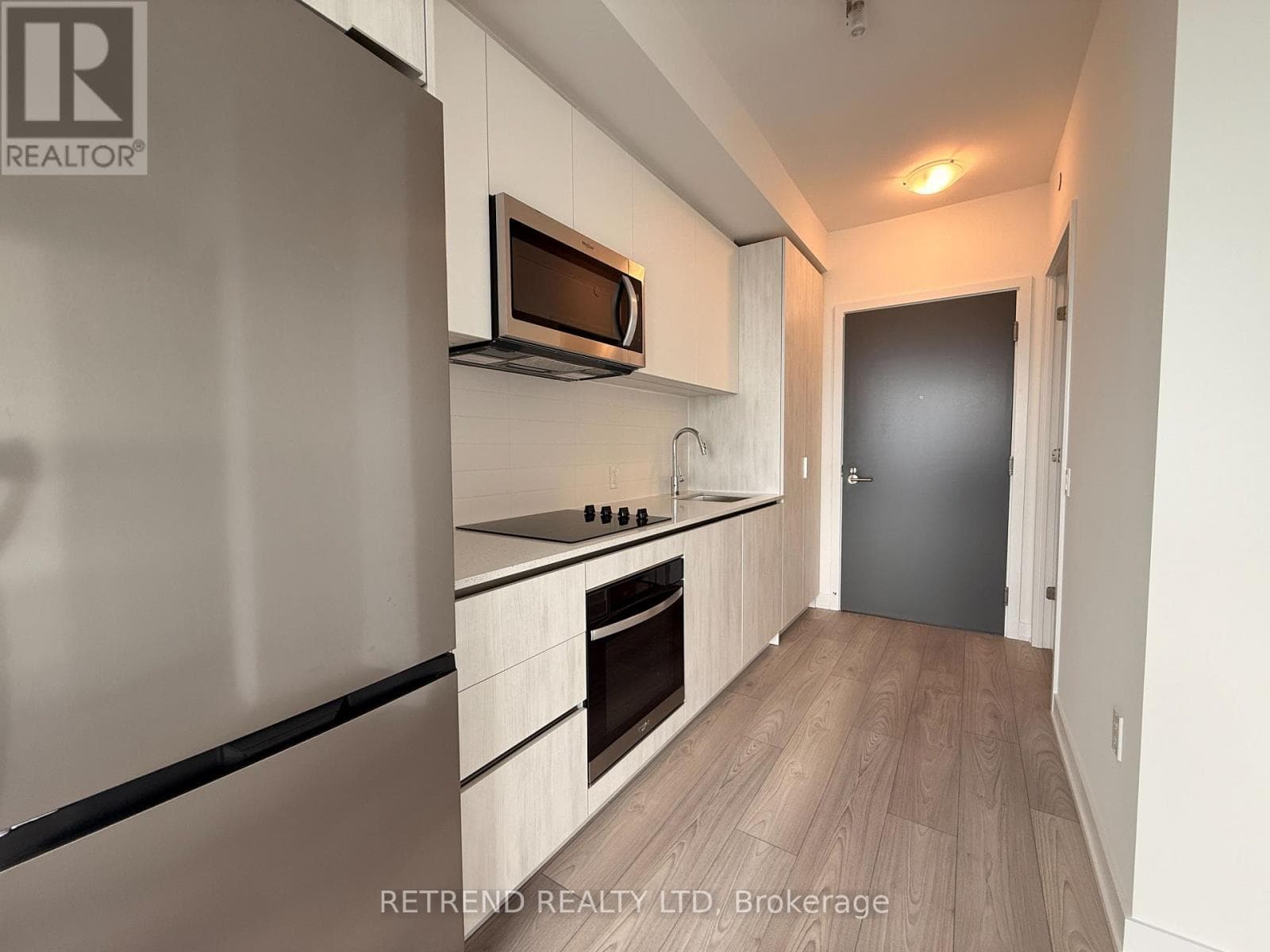 Single Family at 2501- 5858 Yonge Street, Toronto (Newtonbrook West), Ontario - Photo 2 - RE/MAX Garden City Realty