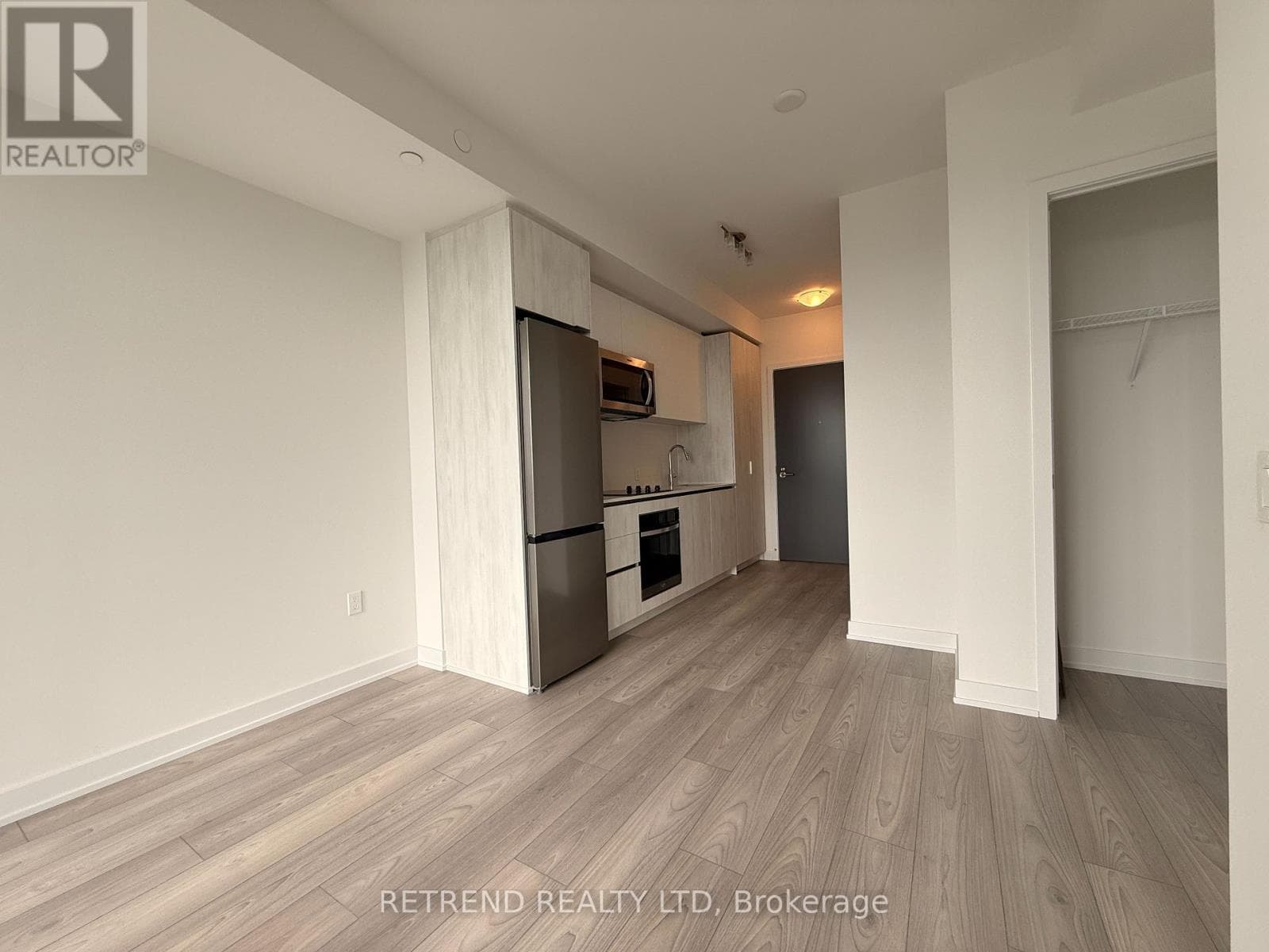 Single Family at 2501- 5858 Yonge Street, Toronto (Newtonbrook West), Ontario - Photo 3 - RE/MAX Garden City Realty