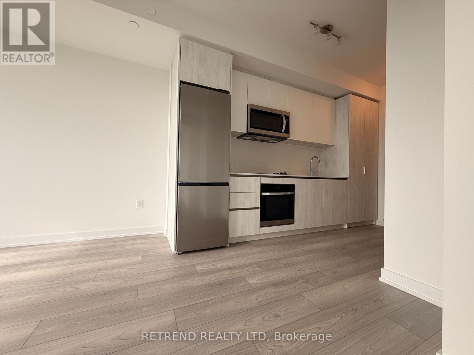 Single Family at 2501- 5858 Yonge Street, Toronto (Newtonbrook West), Ontario - Photo 4 - RE/MAX Garden City Realty