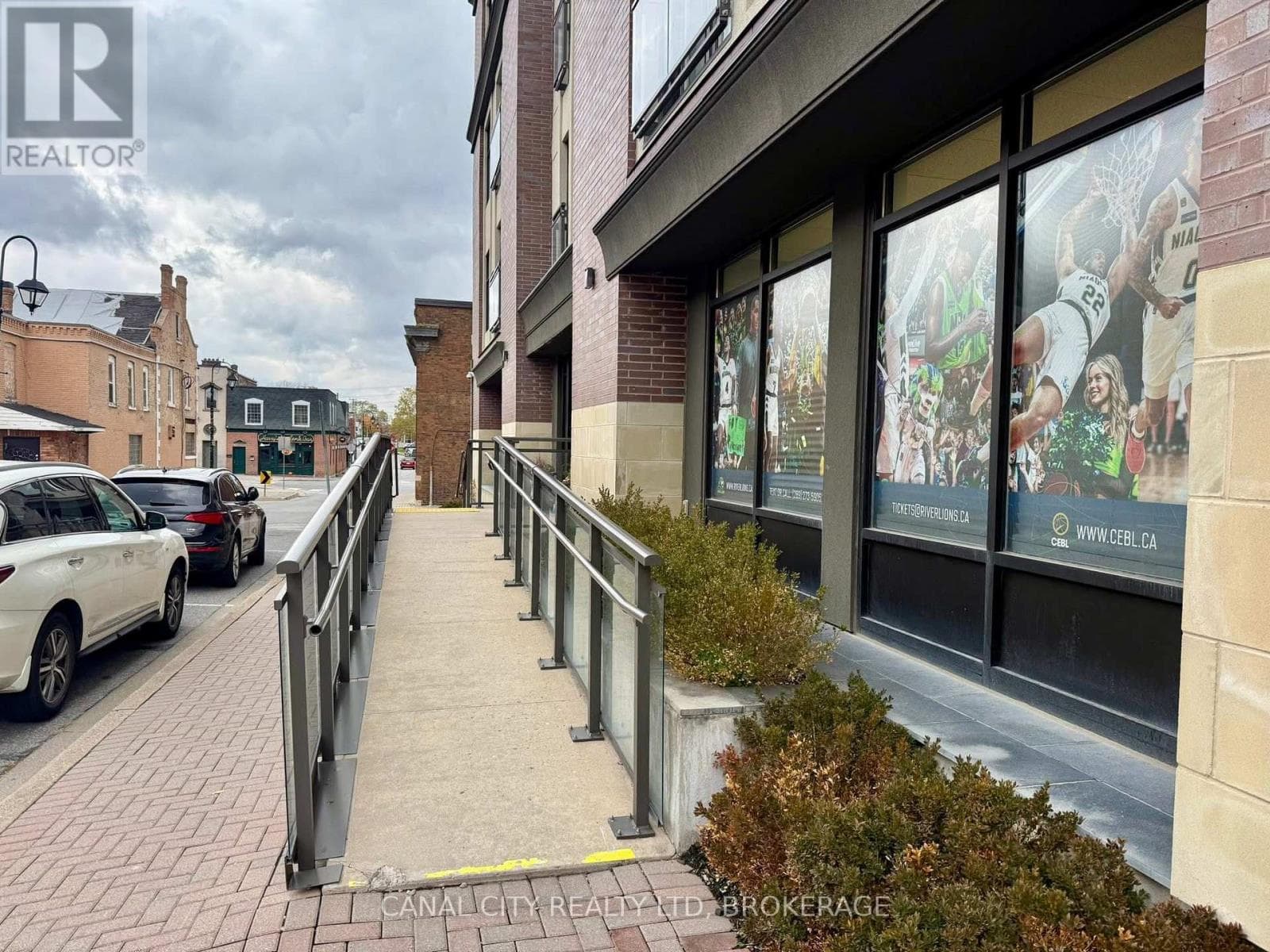 Single Family at 304- 10 Albert Street, Thorold (Thorold Downtown), Ontario - Photo 2 - RE/MAX Garden City Realty