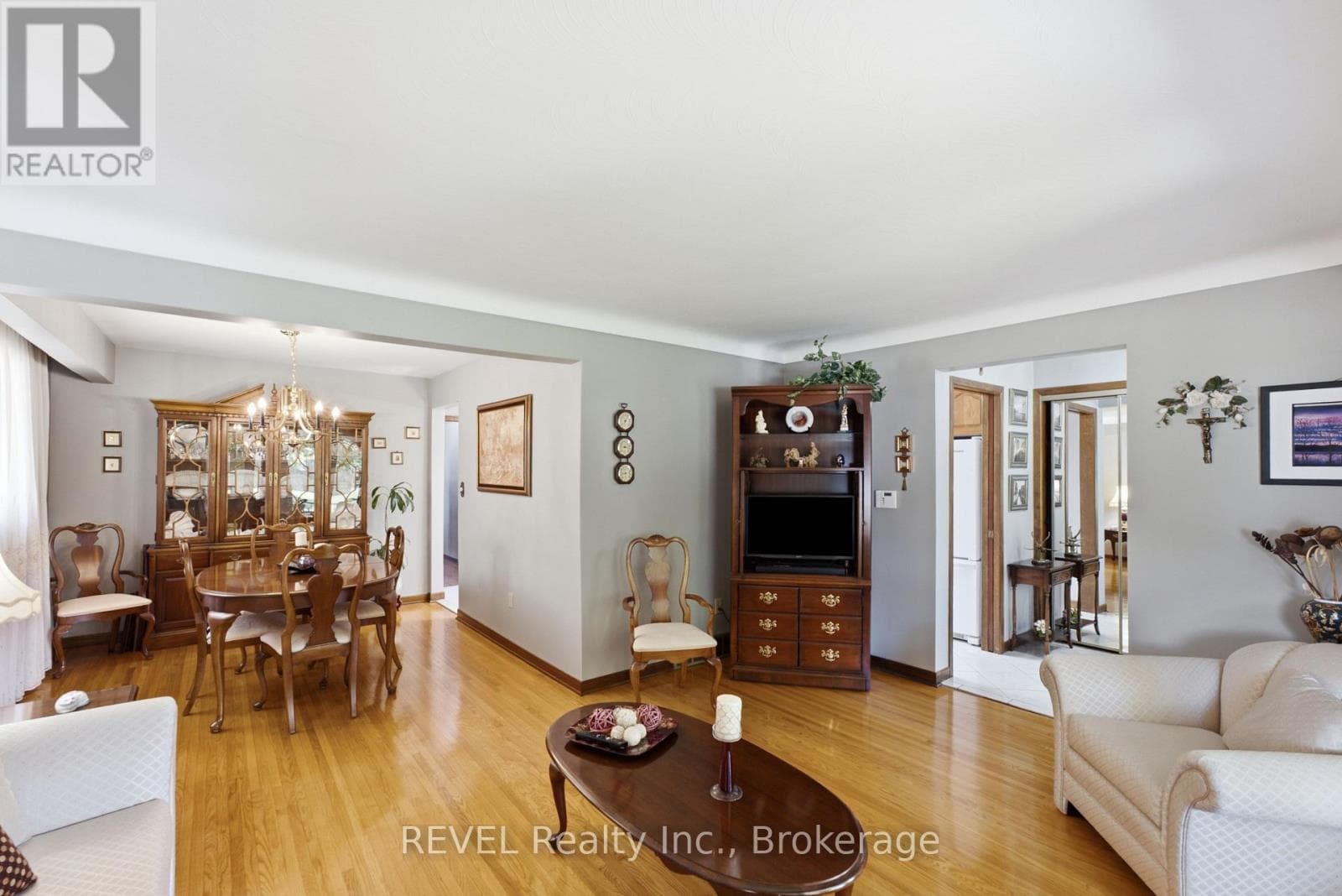 Single Family at 36 Ramsey Street, St. Catharines (Lakeport), Ontario - Photo 10 - RE/MAX Garden City Realty