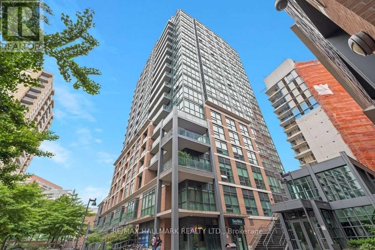 306- 1171 Queen Street